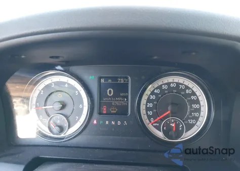 2017 Ram 1500 Express 4X2 6'4 Box z USA, uszkodzony, nr VIN 1C6RR6FG6HS514611